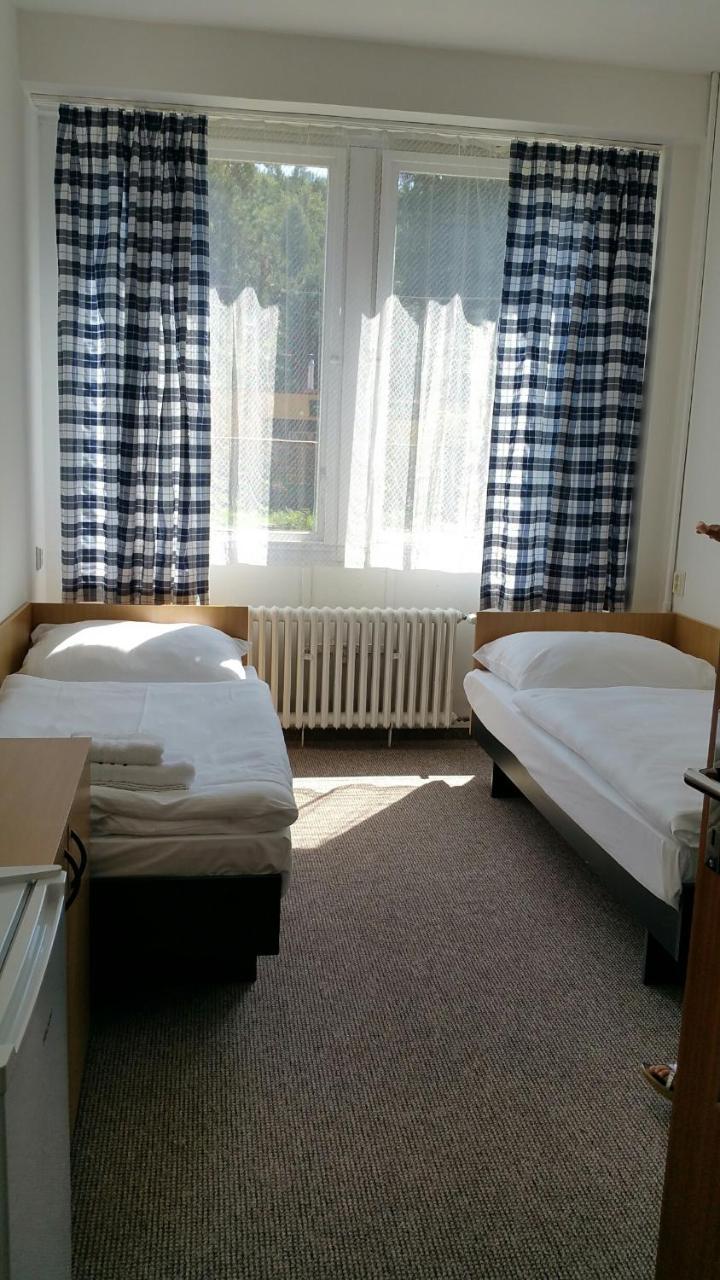 Hotel Hlaska Zlenice Oda fotoğraf
