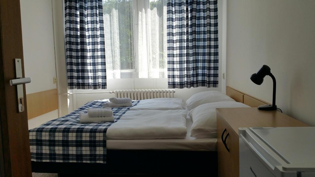 Hotel Hlaska Zlenice Oda fotoğraf