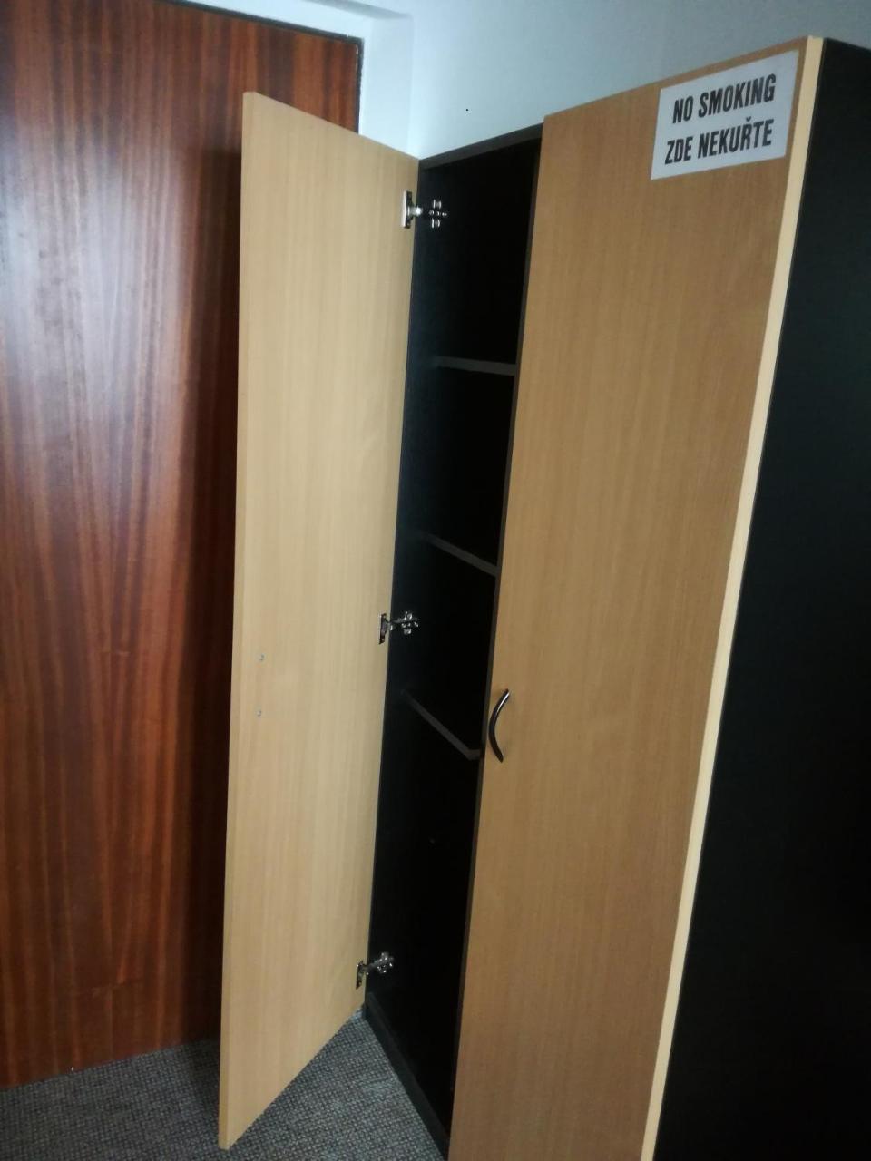 Hotel Hlaska Zlenice Oda fotoğraf