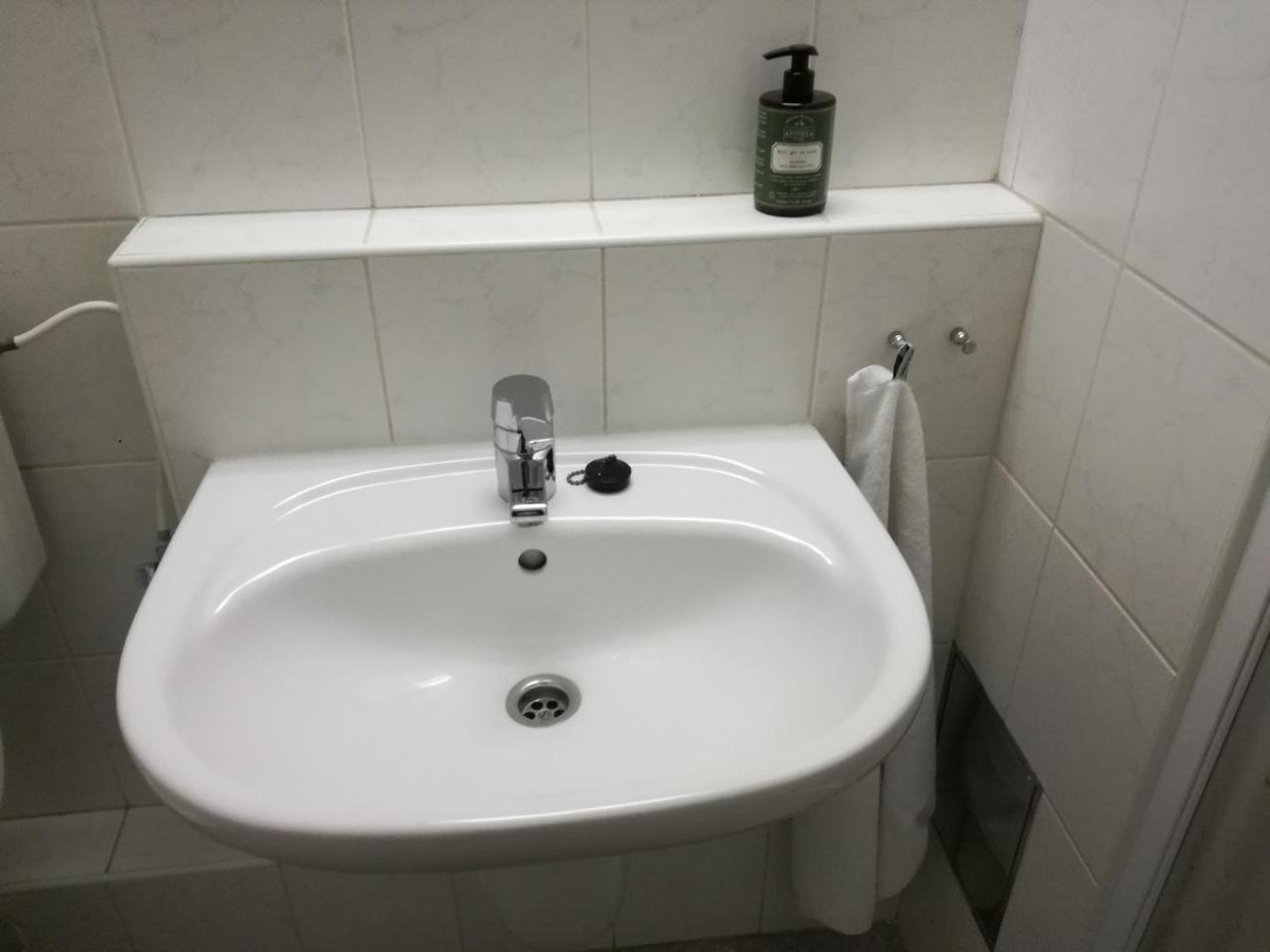 Hotel Hlaska Zlenice Oda fotoğraf